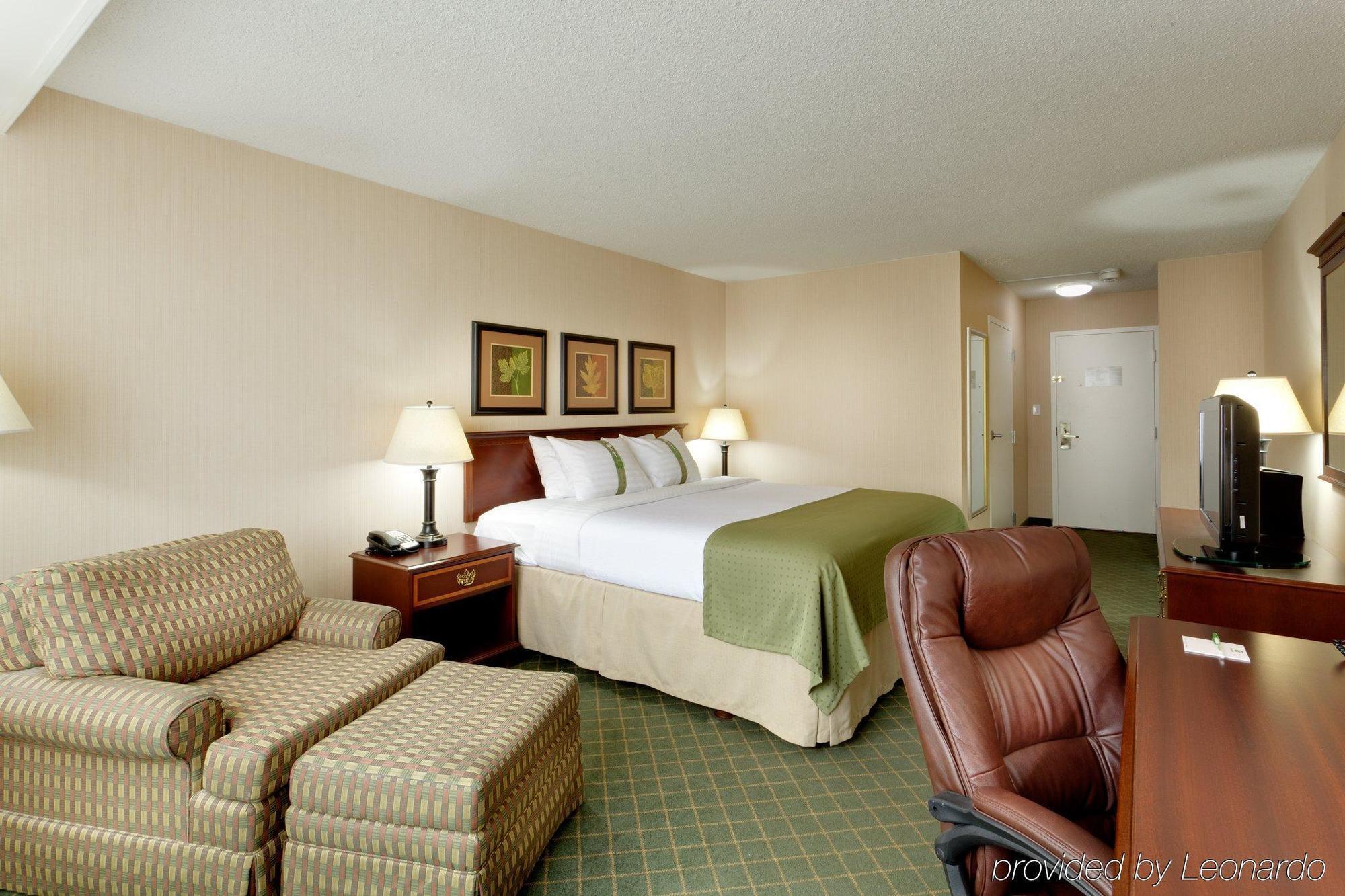 Holiday Inn Buffalo-Amherst Room photo